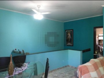 Sobrado à Venda